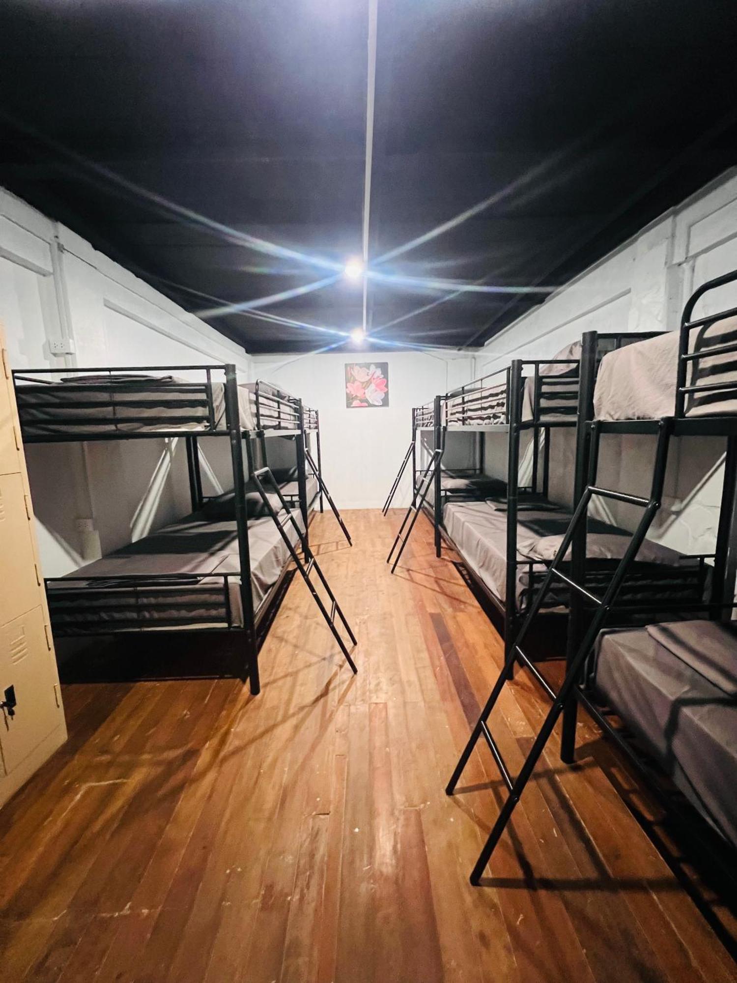 Patong Adventure Hostel Εξωτερικό φωτογραφία
