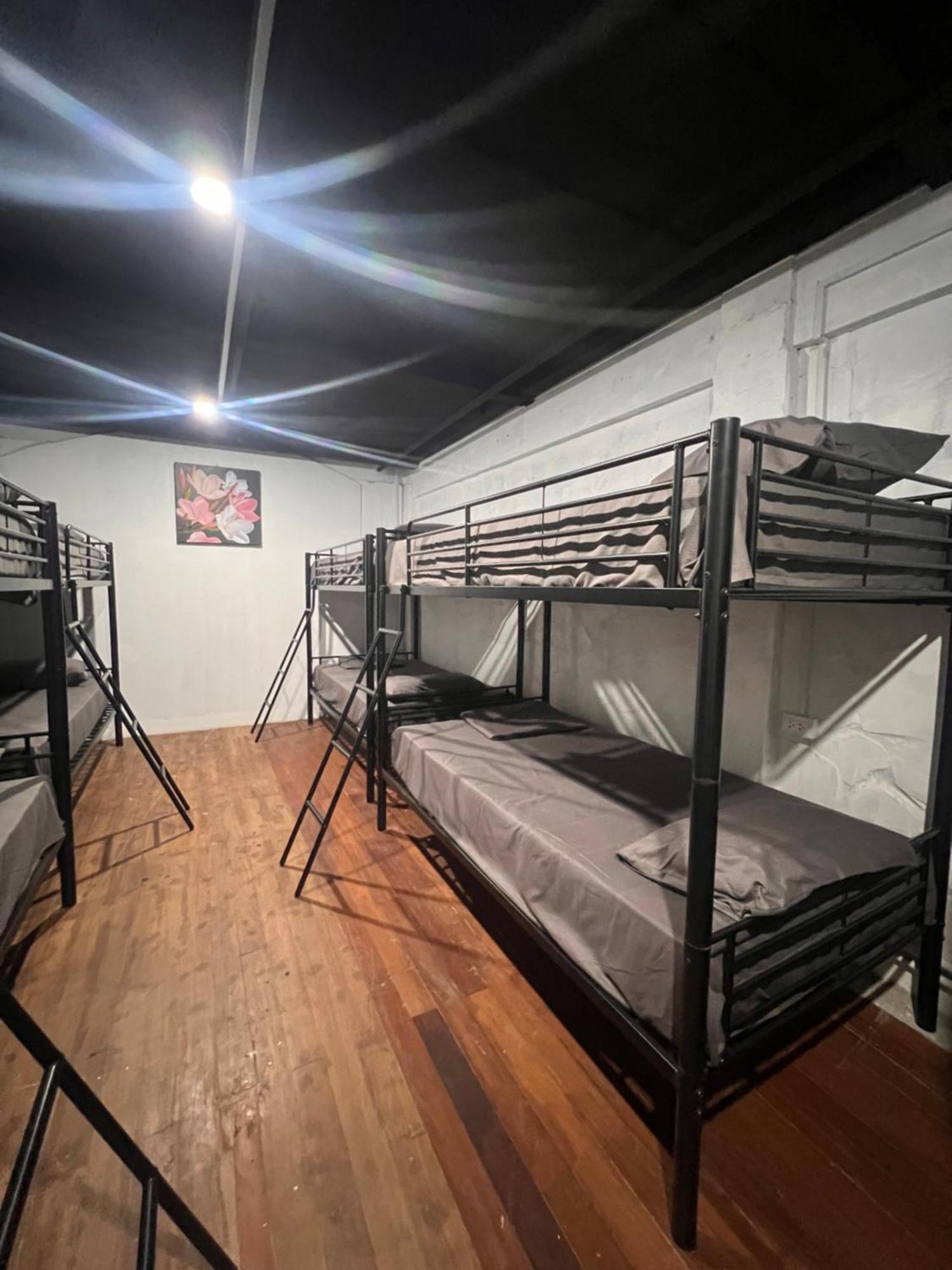 Patong Adventure Hostel Εξωτερικό φωτογραφία