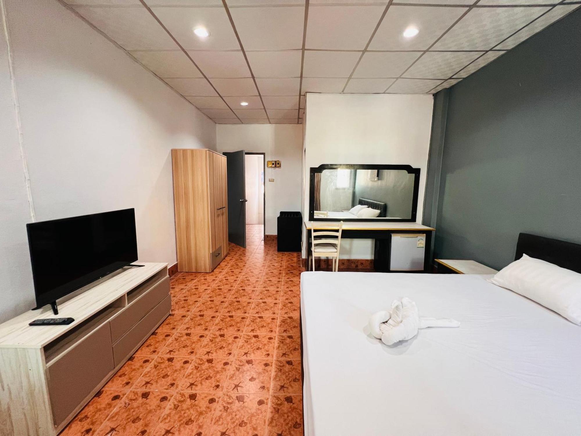 Patong Adventure Hostel Εξωτερικό φωτογραφία
