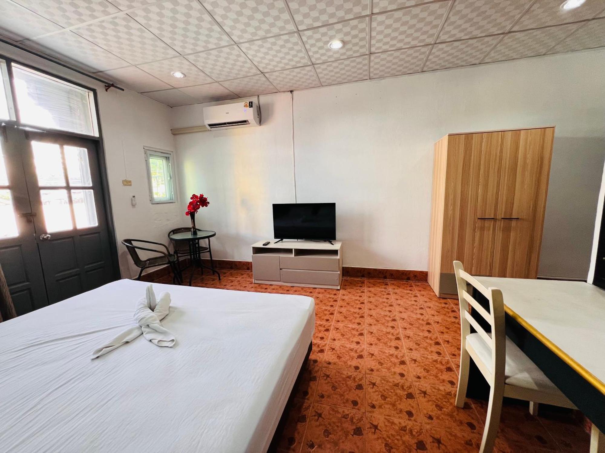 Patong Adventure Hostel Εξωτερικό φωτογραφία