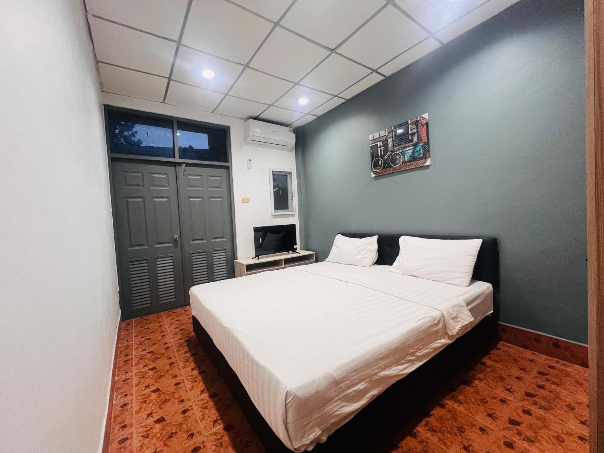 Patong Adventure Hostel Εξωτερικό φωτογραφία