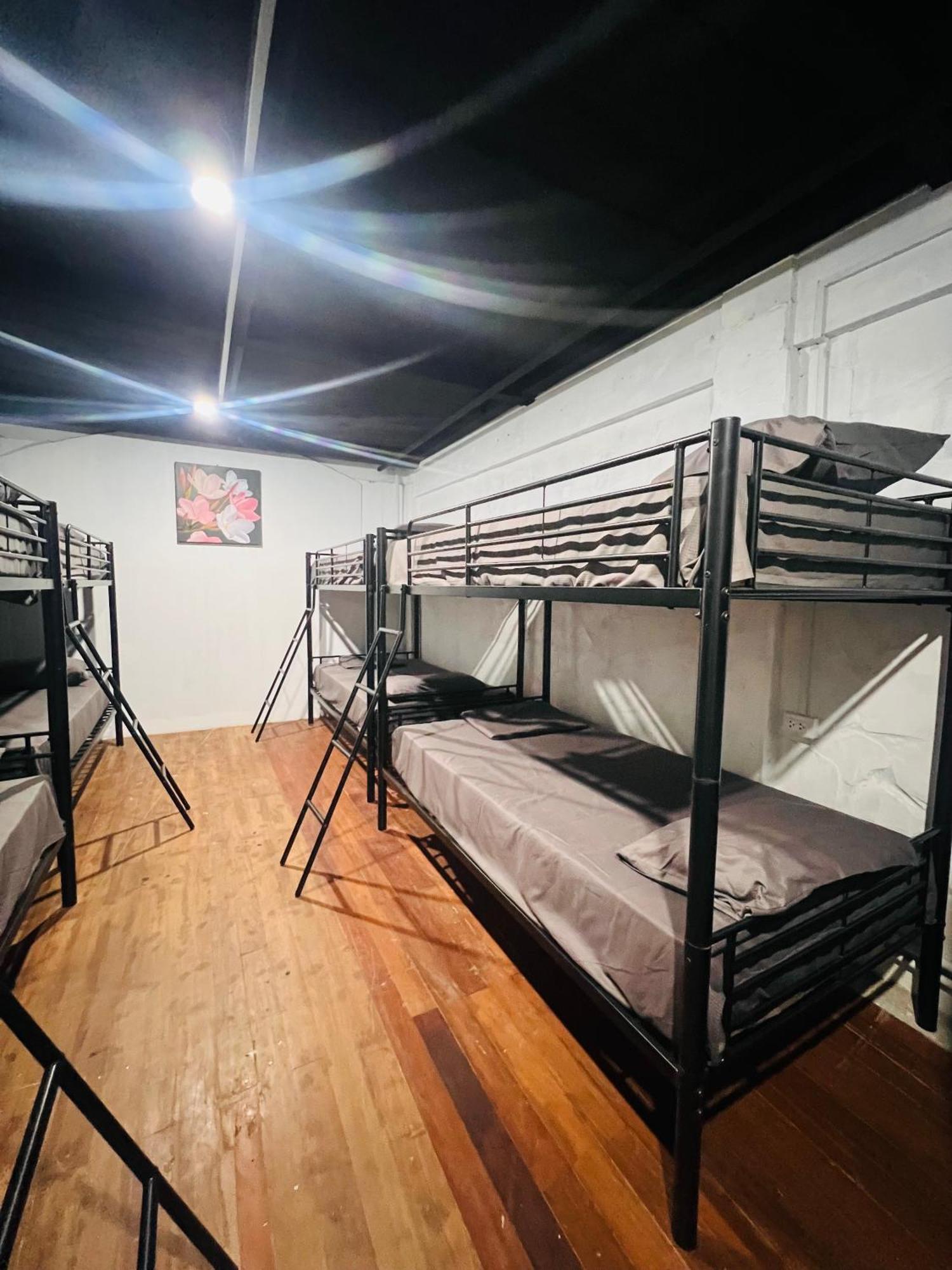 Patong Adventure Hostel Εξωτερικό φωτογραφία