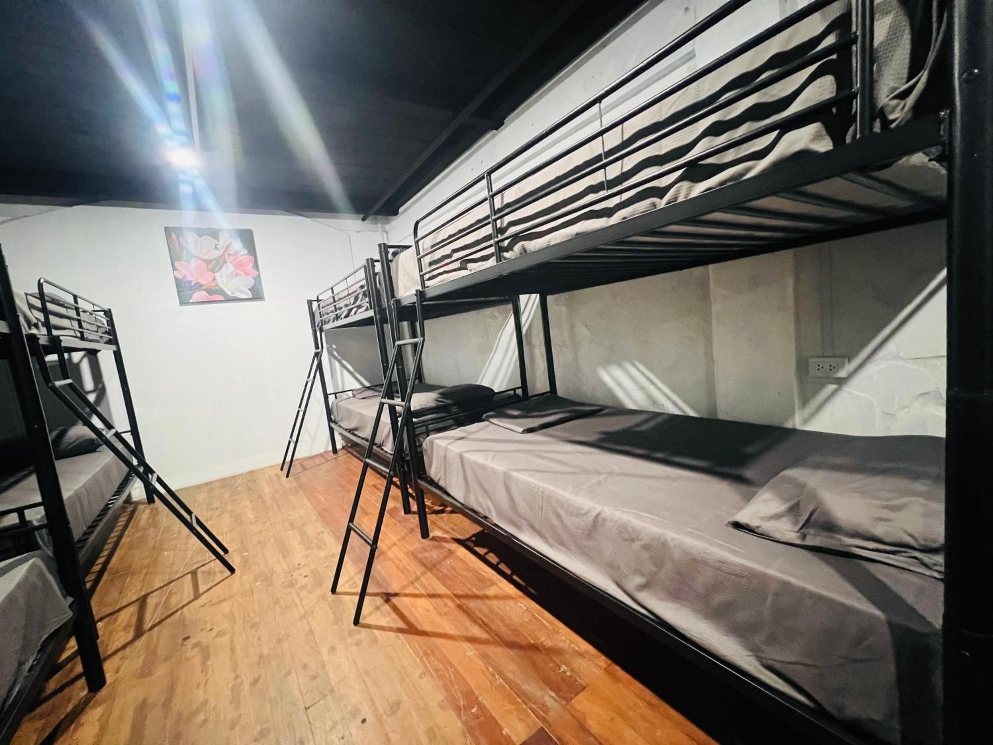 Patong Adventure Hostel Εξωτερικό φωτογραφία